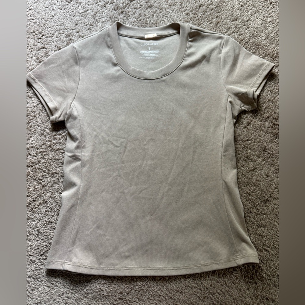 Cleo Women's Tan Short Sleeve Top